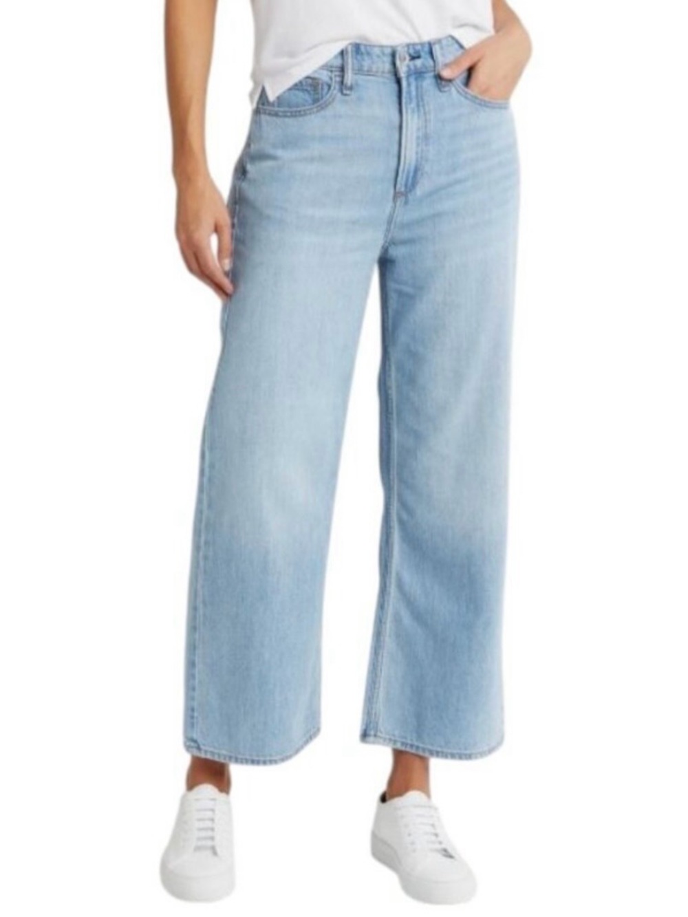 Women’s rag and bone Lori mid rise jeans.
